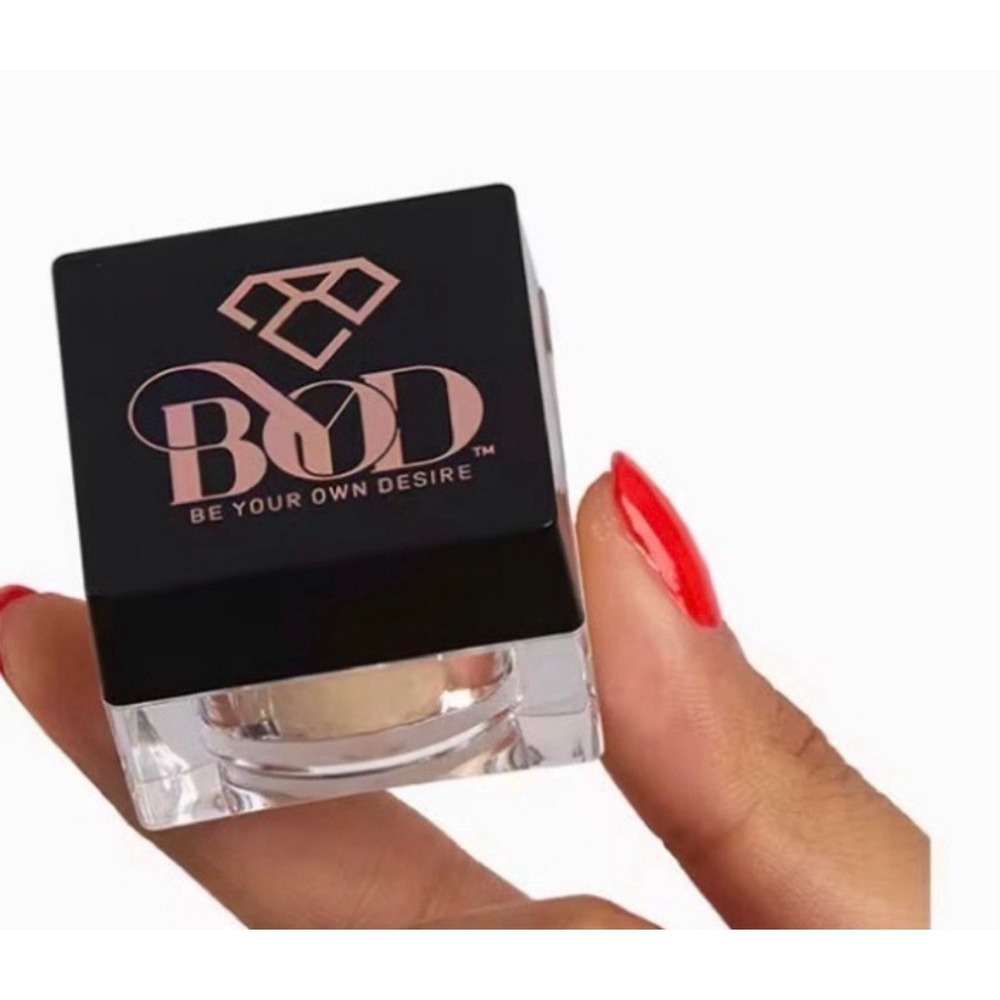 Be Your Own Desire (BYOD)‎ Desire Matte Magic Loose Powder.